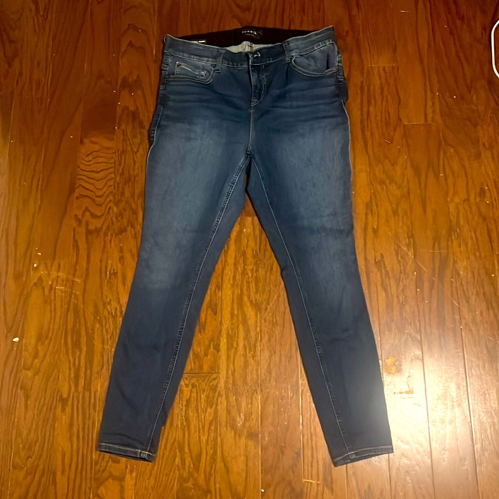 Torrid bombshell skinny jeans . Like new. Size 16 reg.